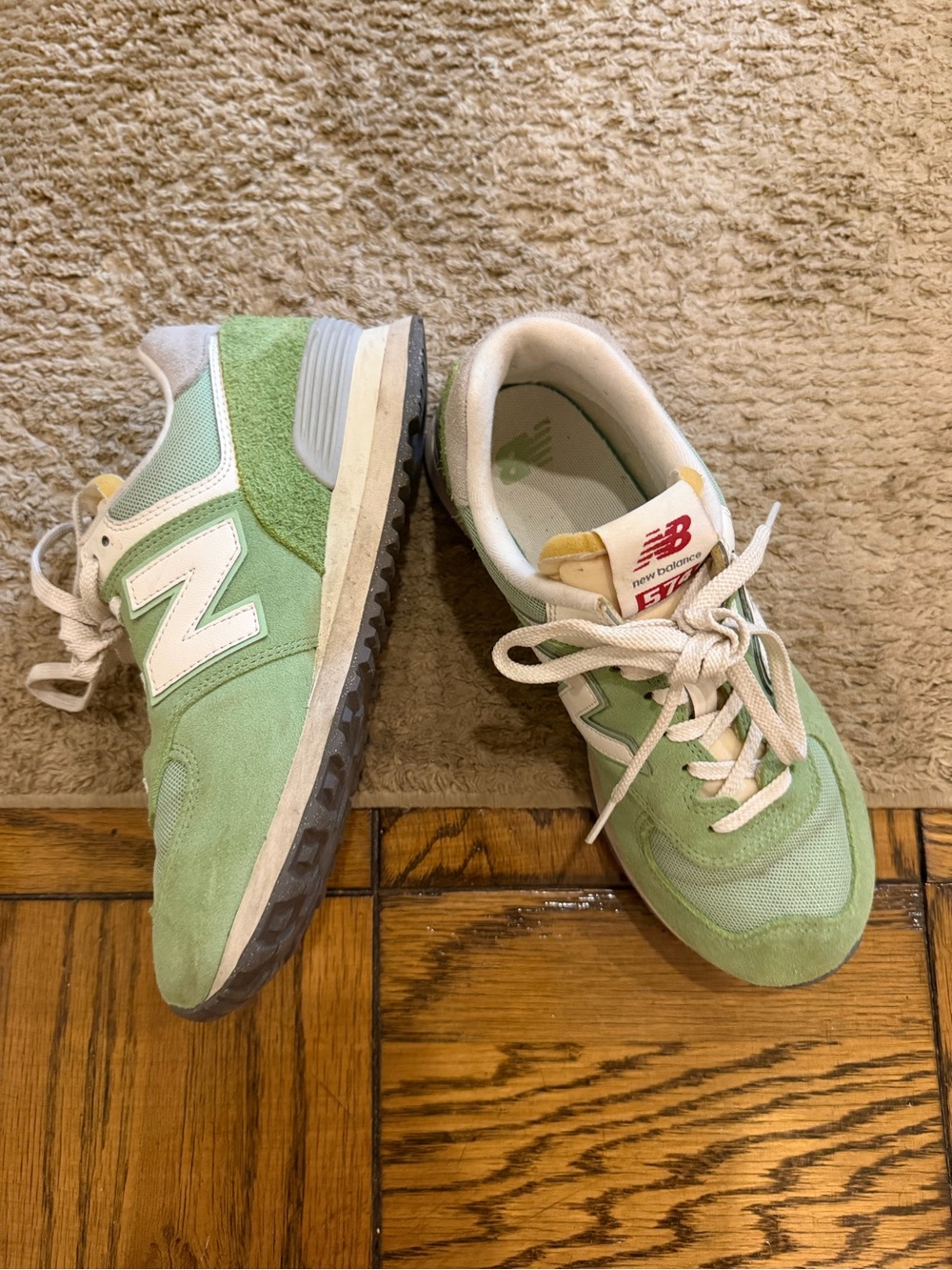 New Balance 574 Pastel Green Sneakers W8.5 - Picture 2 of 5